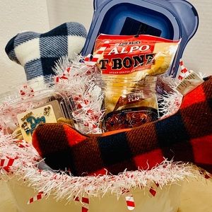 Dog’s treat gift basket